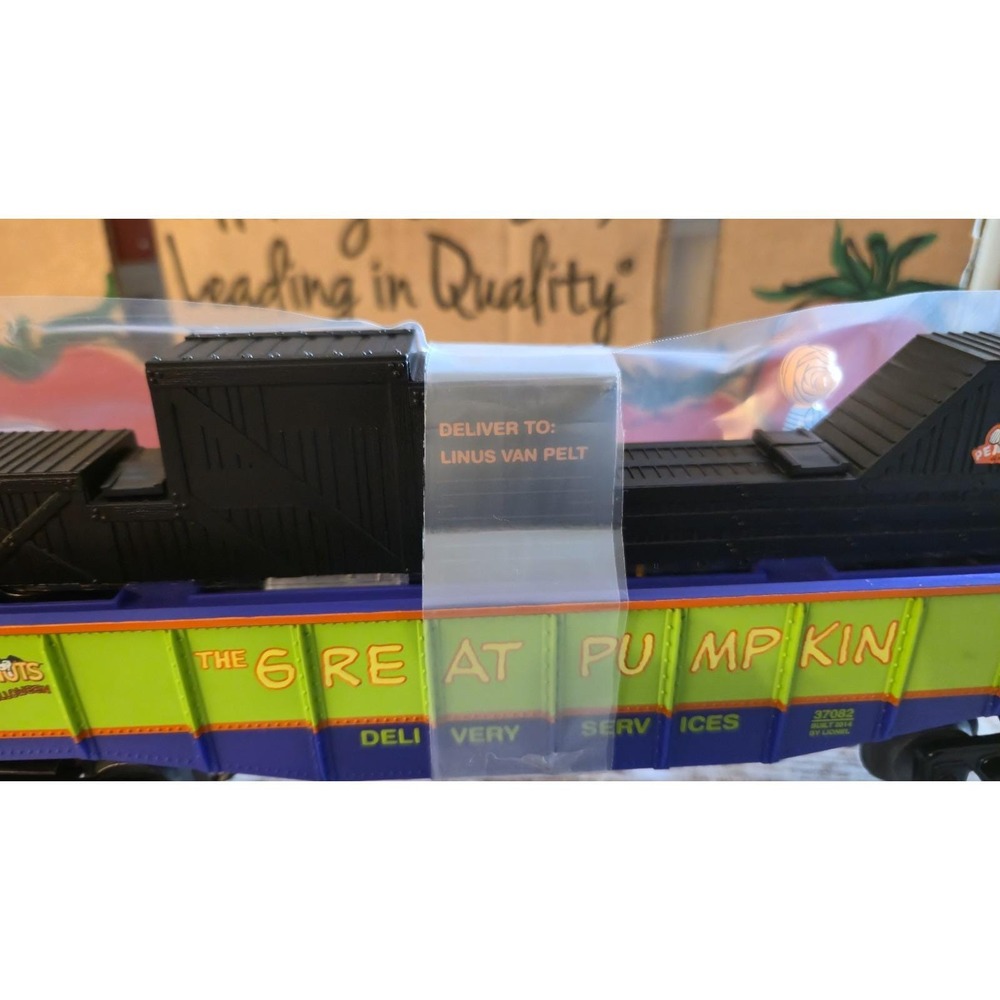 Lionel 6-37082 Peanuts Trick-or-Treat Animated Gondola O Gauge - NIB - Picture 7 of 15